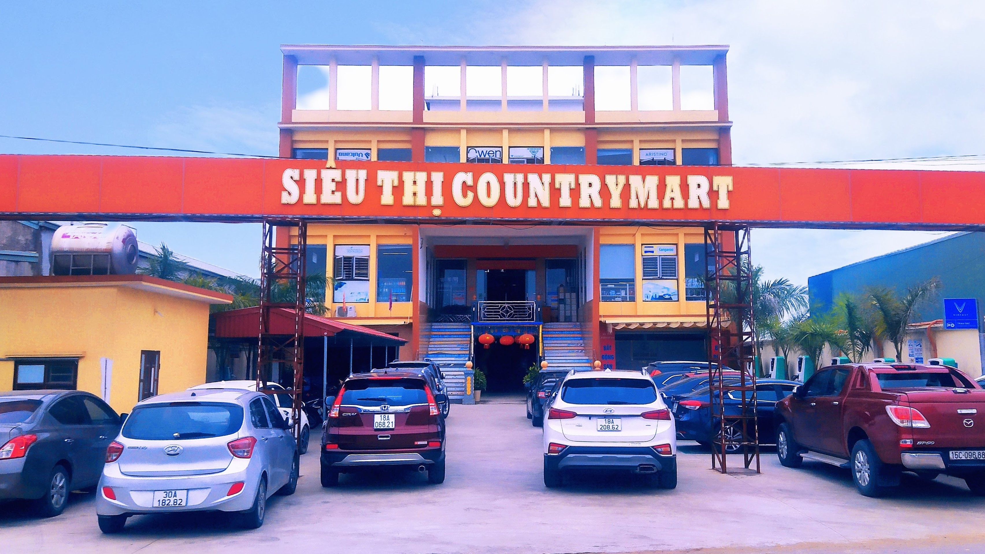 Nam Định: Trạm sạc VinFast - Siêu thị Country mart